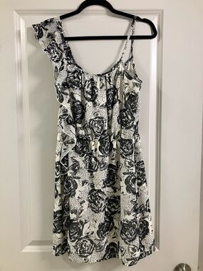 Black & White Floral One-Shoulder Women’s Dress